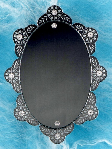 Click here to see inverted image. Realistic mirror appearance.
